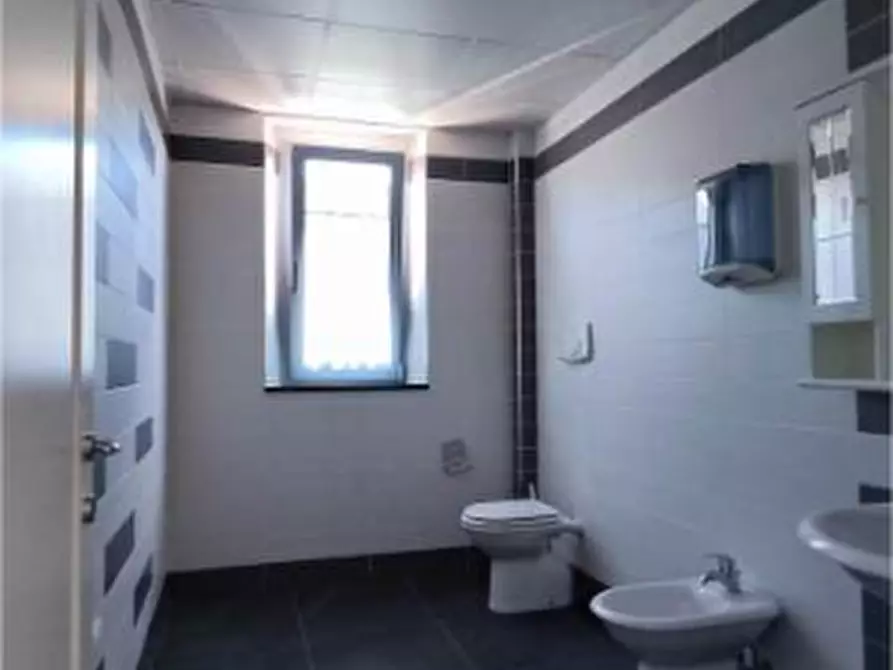 Immagine 17 di Ufficio in affitto  a San Benedetto Del Tronto