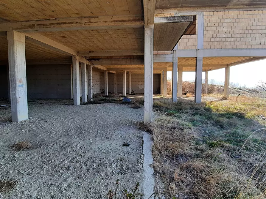 Immagine 25 di Casa indipendente in vendita  a Castignano