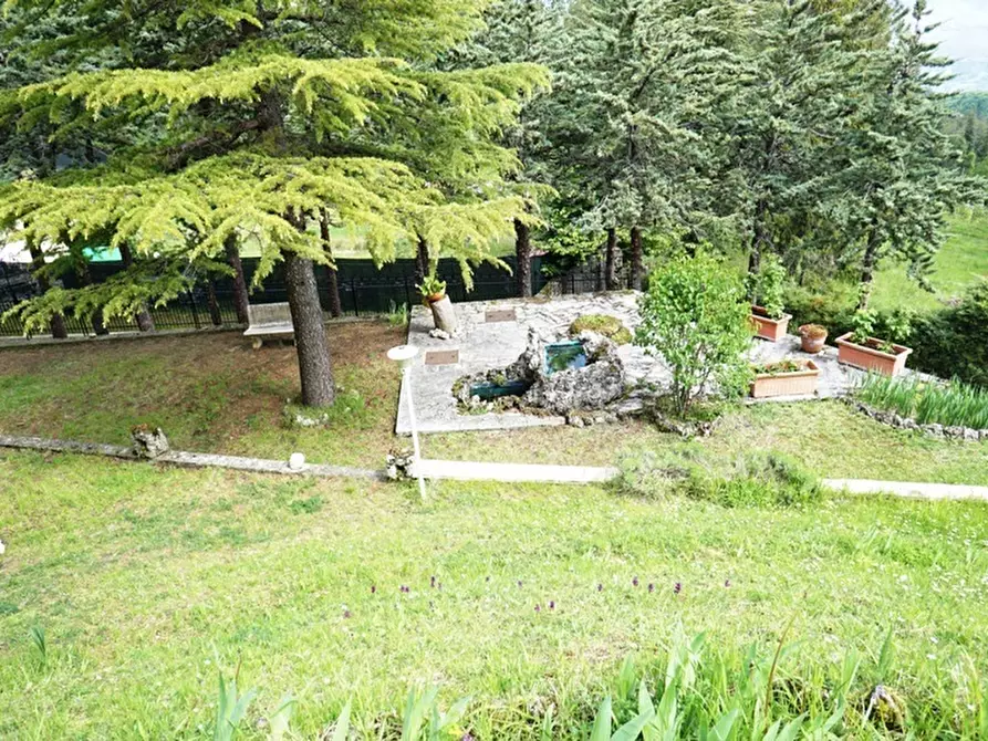 Immagine 10 di Casa indipendente in vendita  a Ascoli Piceno