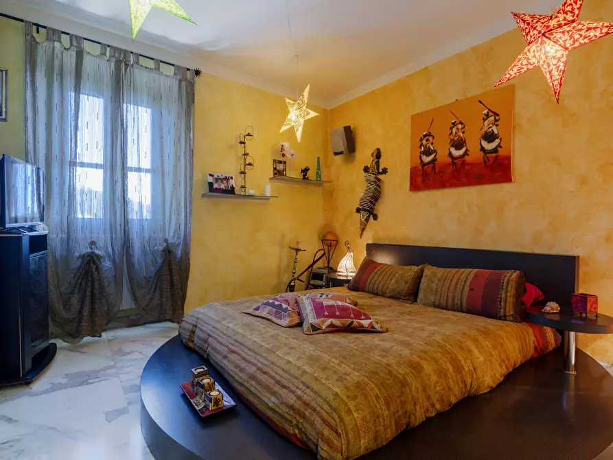 Immagine 48 di Casa indipendente in vendita  a Sarzana