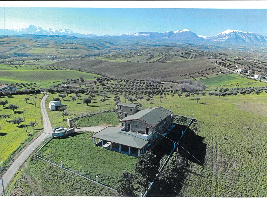 Immagine 4 di Casa indipendente in vendita  a Tortoreto