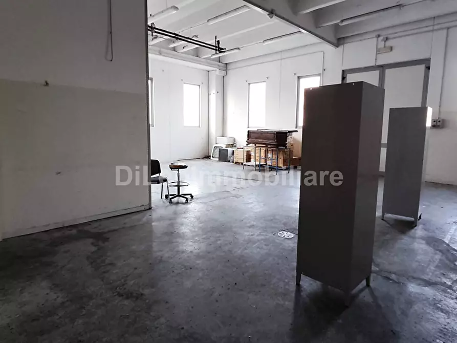 Immagine 17 di Attività artigianale in vendita  a Ascoli Piceno