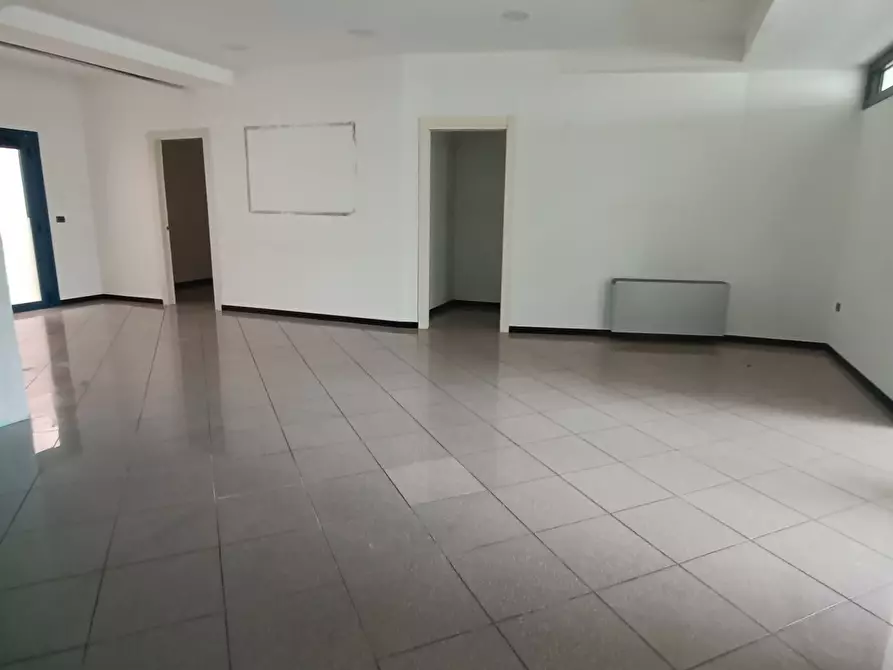 Immagine 3 di Ufficio in affitto  in Via Nazario Sauro 162 a San Benedetto Del Tronto