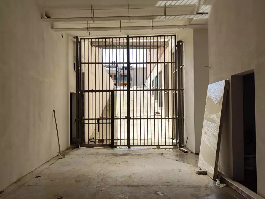 Immagine 40 di Palazzo in vendita  a Spinetoli