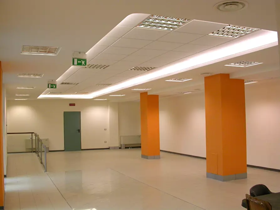 Immagine 20 di Palazzo in vendita  a Napoli