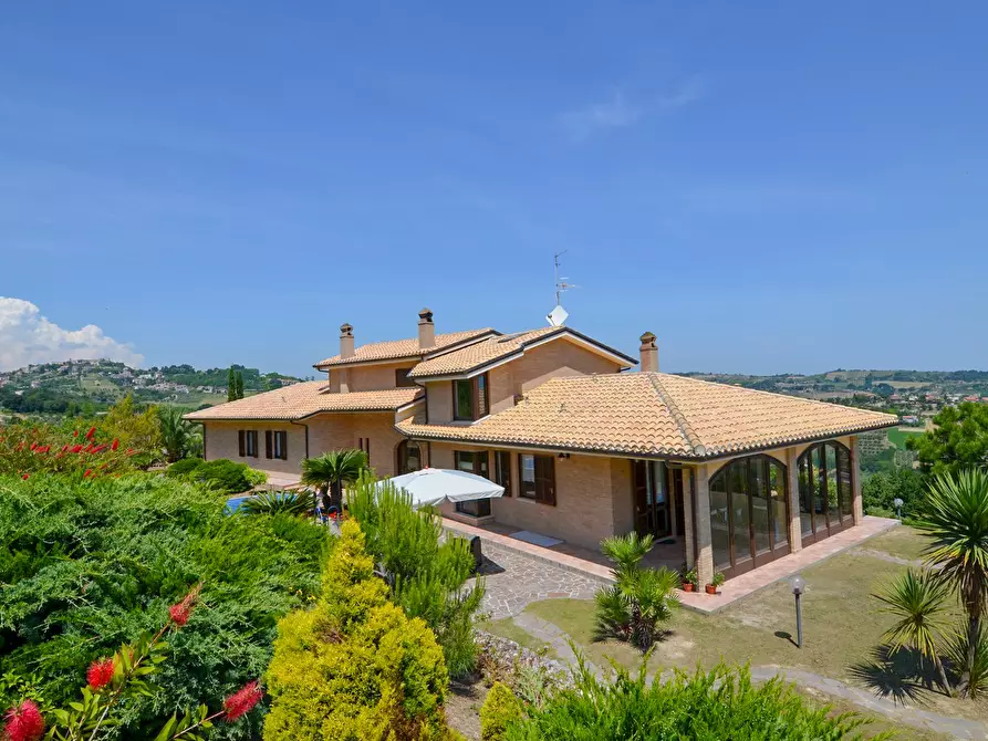 Immagine 2 di Casa indipendente in vendita  a Acquaviva Picena