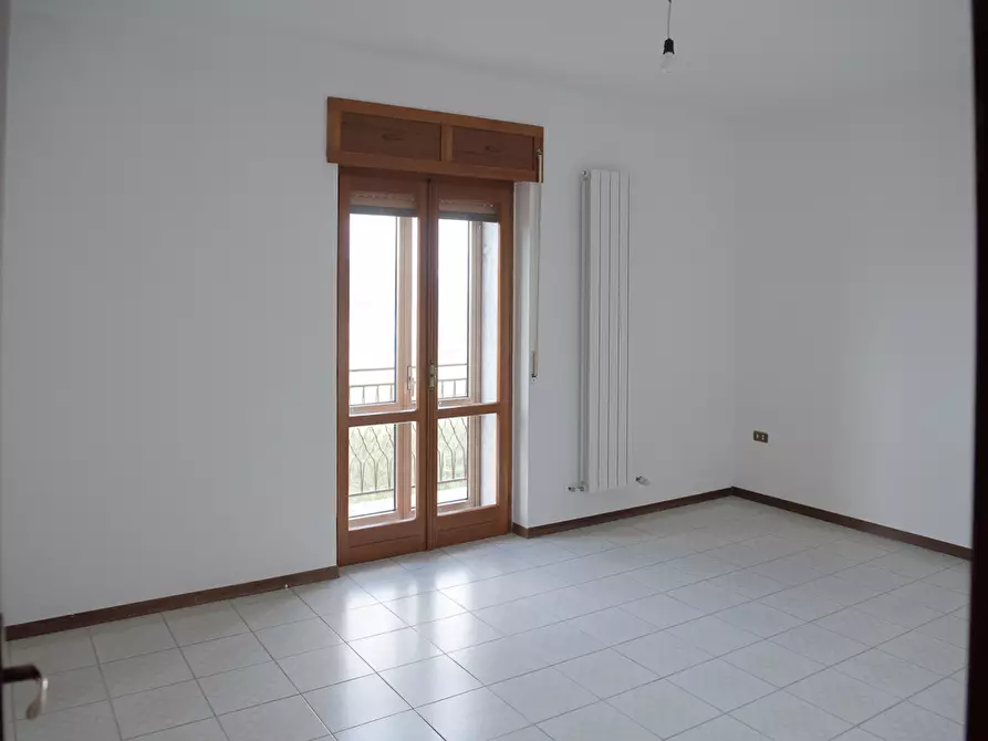 Immagine 13 di Pentalocale in vendita  in via kennedy a San Fele