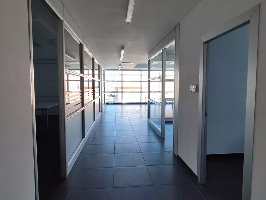 Immagine 9 di Ufficio in affitto  a San Benedetto Del Tronto