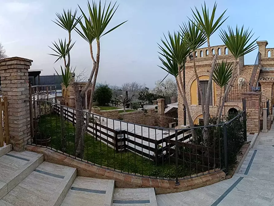 Immagine 3 di Villa in vendita  a Tortoreto