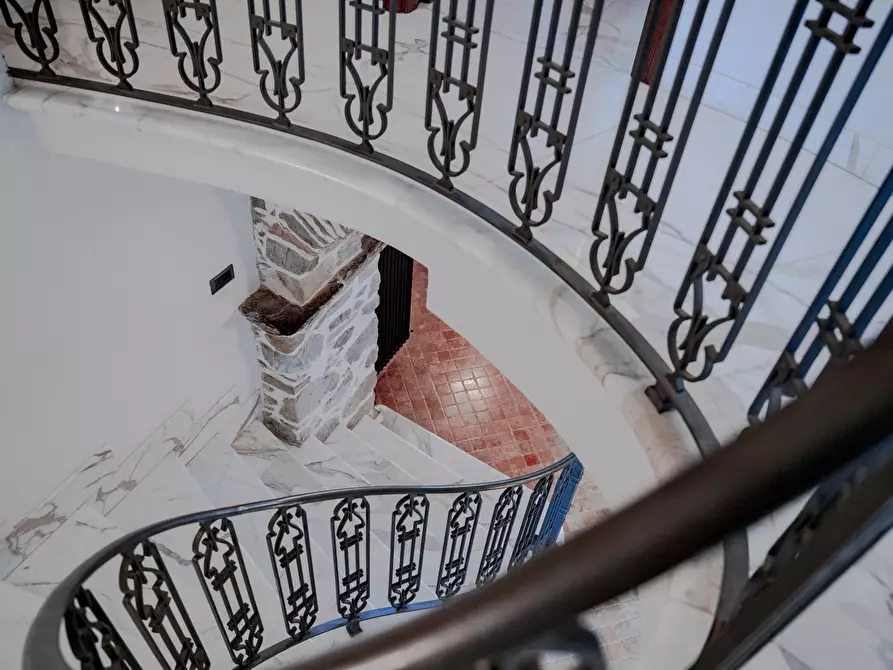 Immagine 38 di Casa indipendente in vendita  a Sarzana