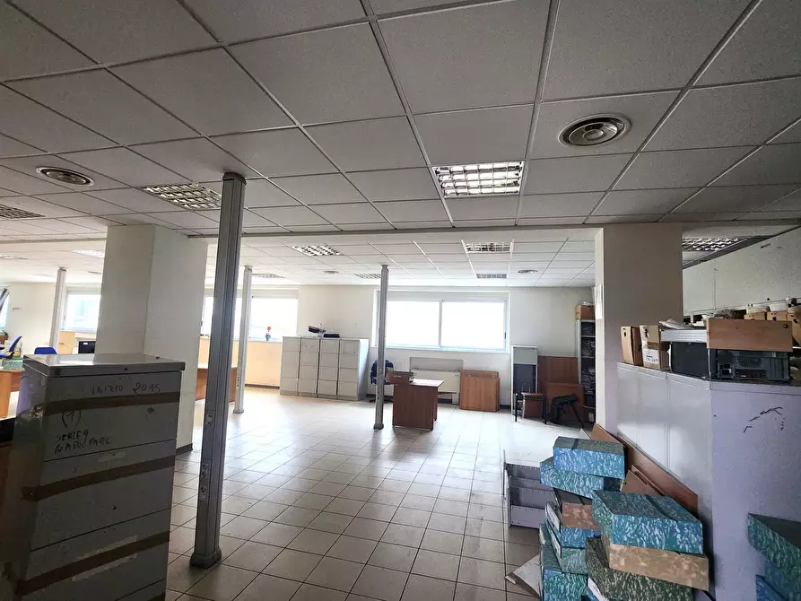 Immagine 37 di Palazzo in vendita  a Napoli