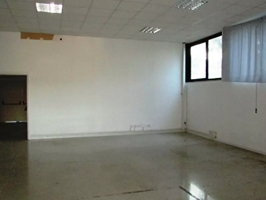 Immagine 29 di Capannone industriale in affitto  in Via Leonardo Da Vinci a San Benedetto Del Tronto