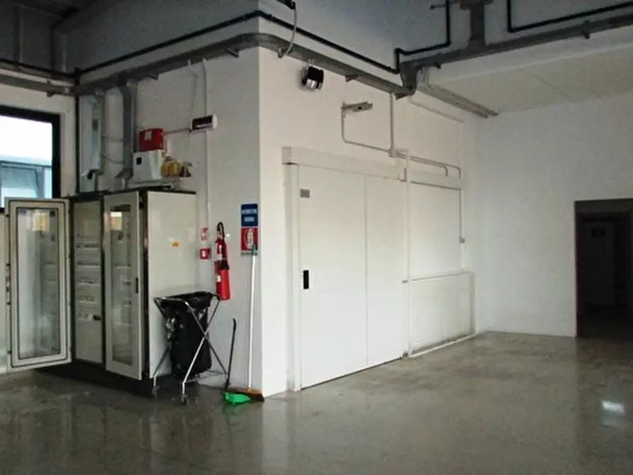 Immagine 39 di Capannone industriale in affitto  in Via Leonardo Da Vinci a San Benedetto Del Tronto