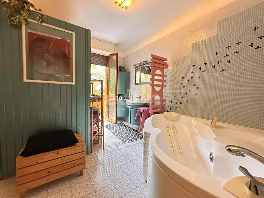 Immagine 5 di Quadrilocale in vendita  in Piazza Guido Rossa 8 a Modena