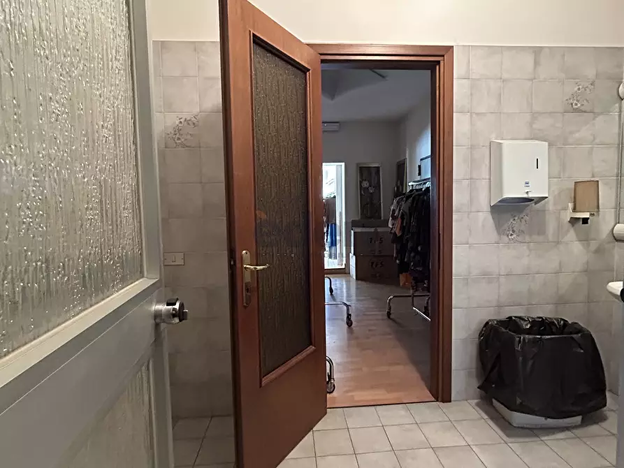 Immagine 46 di Ufficio in affitto  in Via Vittorio Bottego 49 a Modena