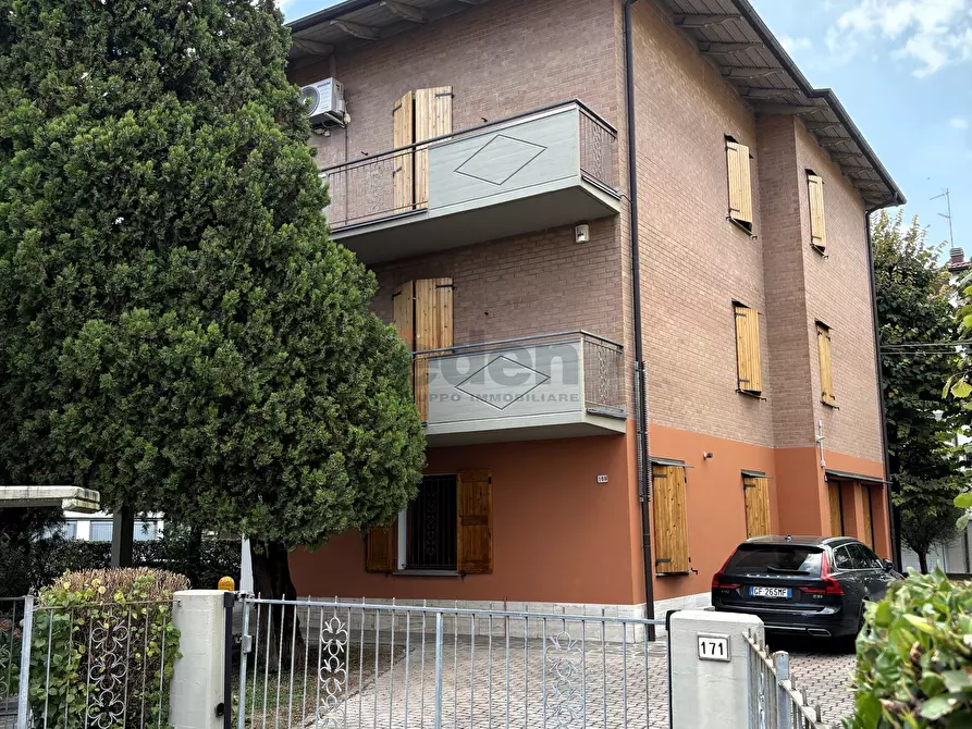 Immagine 8 di Casa trifamiliare in vendita  in Corso Martiri 242 a Castelfranco Emilia