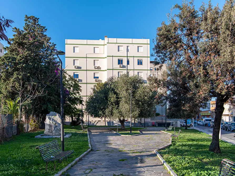 Immagine 21 di Ufficio in affitto  a Quartu Sant'elena