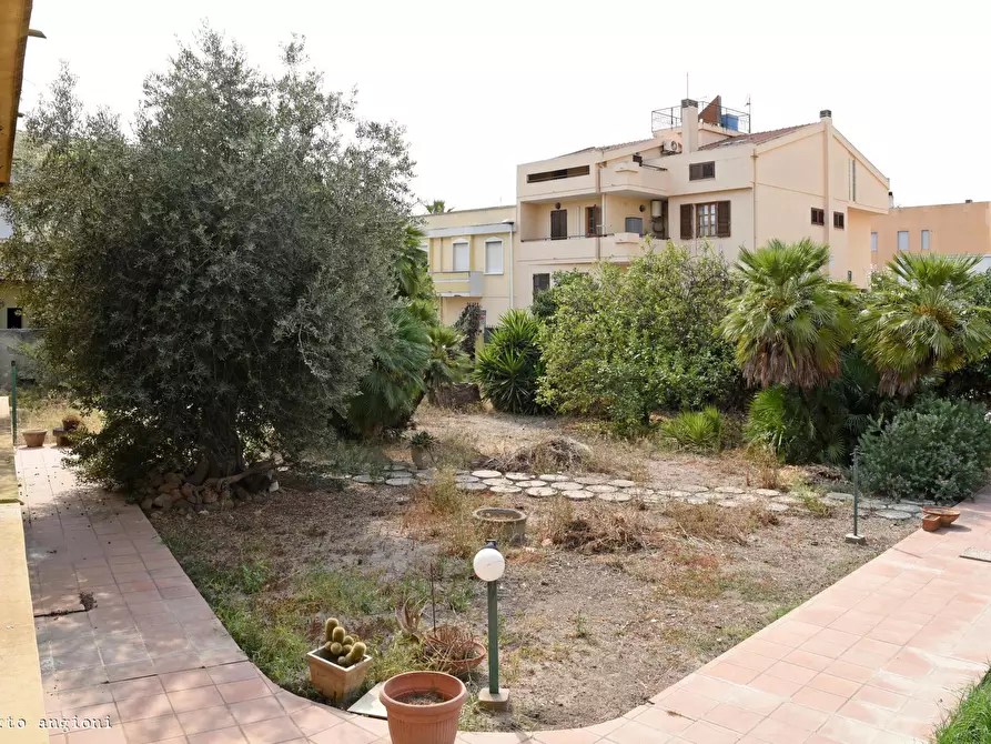 Immagine 33 di Casa bifamiliare in vendita  a Quartu Sant'elena