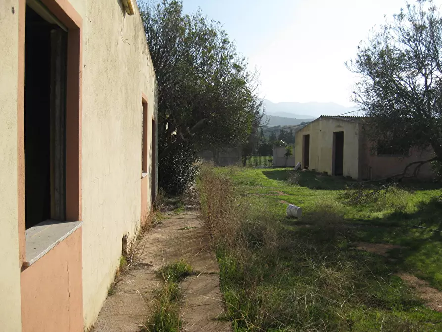 Immagine 19 di Casa indipendente in vendita  a Quartucciu
