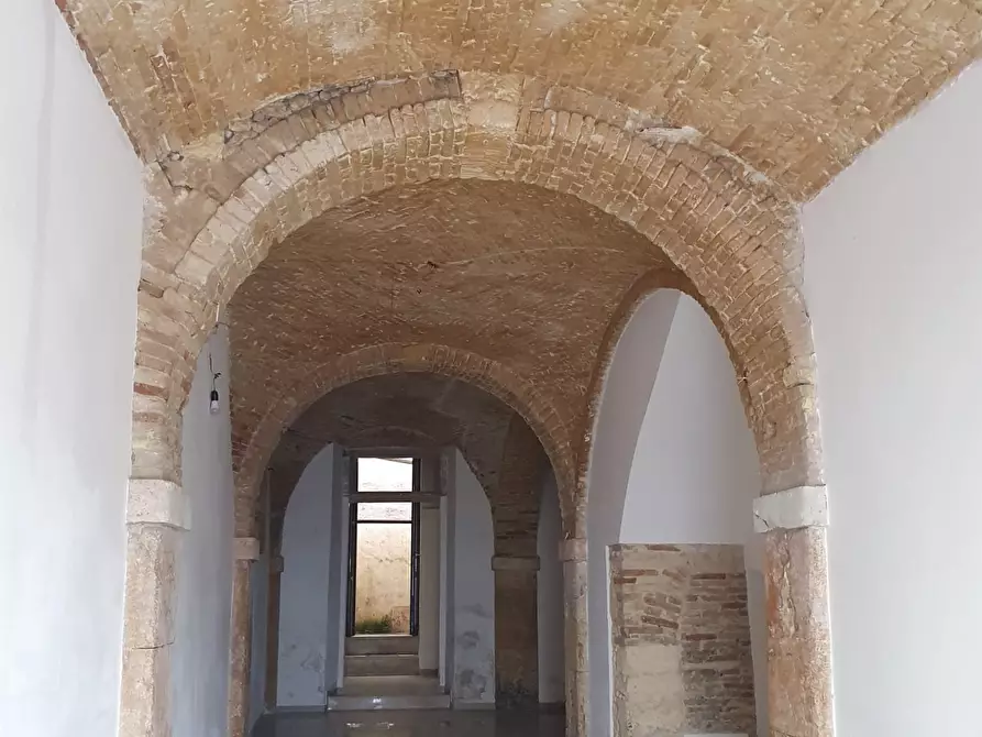 Immagine 7 di Locale commerciale in affitto  a Cagliari