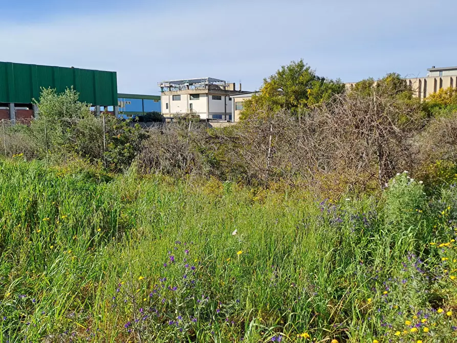 Immagine 8 di Terreno industriale in vendita  a Selargius