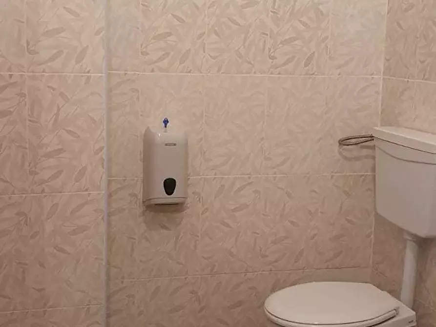 Immagine 24 di Locale commerciale in vendita  a Quartu Sant'elena