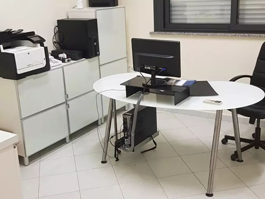 Immagine 19 di Ufficio in affitto  a Quartucciu
