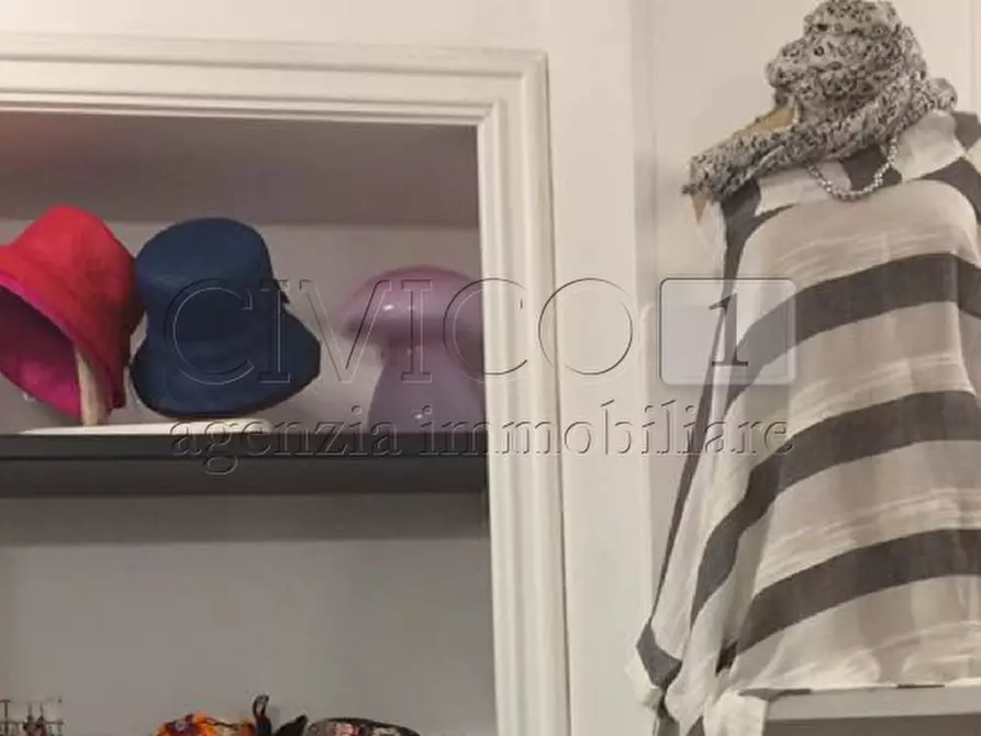 Immagine 10 di Locale commerciale in affitto  in Viale Po a Rubano