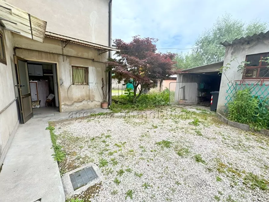 Immagine 27 di Casa bifamiliare in vendita  in Viale Martiri della Liberazione 61 a Carmignano Di Brenta