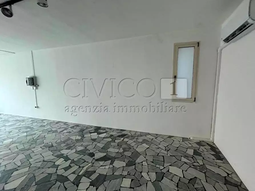Immagine 9 di Locale commerciale in affitto  in Via Riviera 63 a Nanto