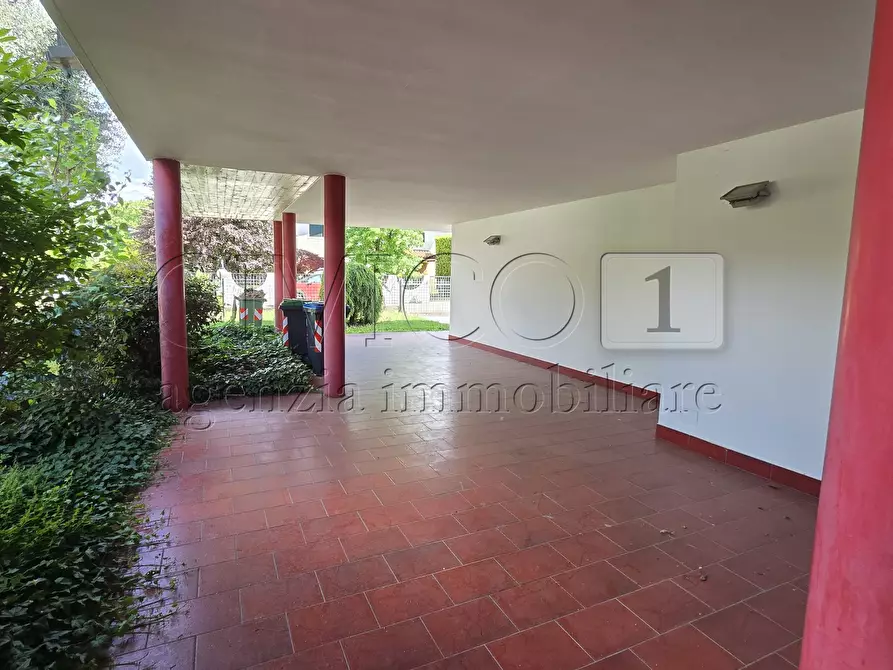 Immagine 28 di Casa bifamiliare in vendita  a Torri Di Quartesolo