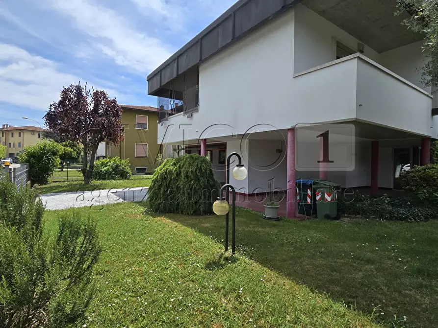 Immagine 35 di Casa bifamiliare in vendita  a Torri Di Quartesolo