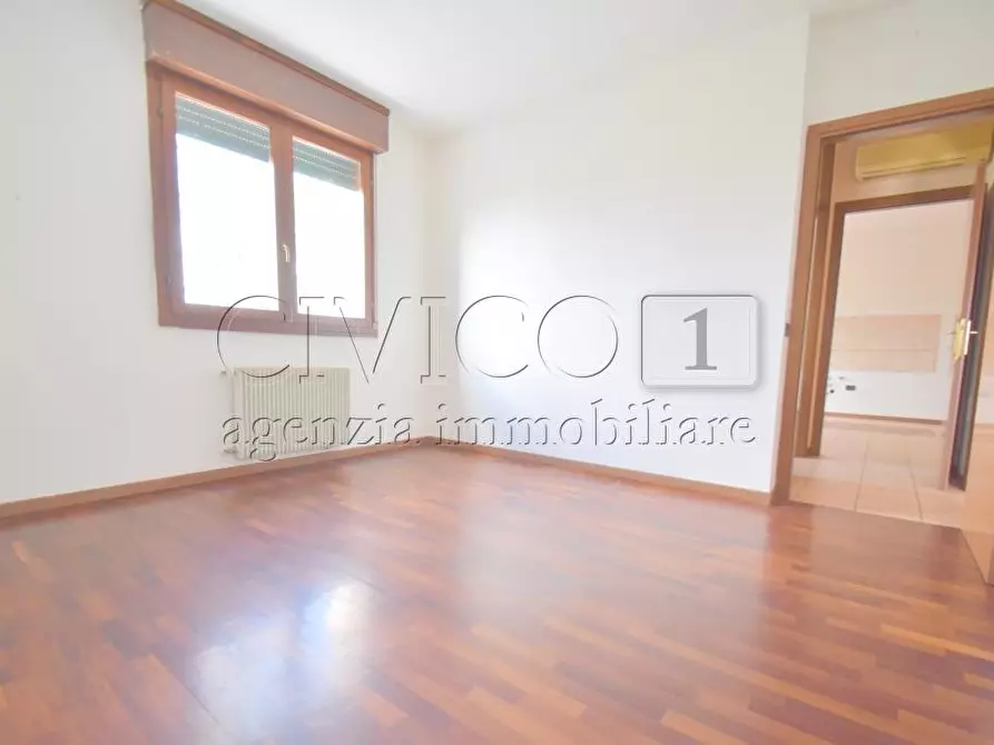 Immagine 8 di Appartamento in vendita  in Via Ponte Napoleone 22 a Camisano Vicentino