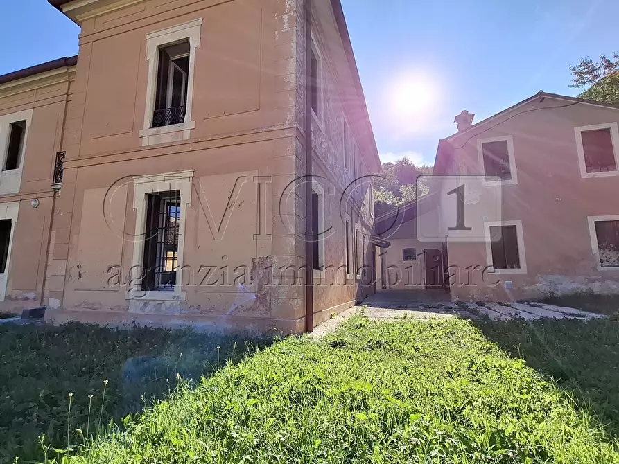Immagine 5 di Villa in vendita  in Viale Scalabrini a Bassano Del Grappa