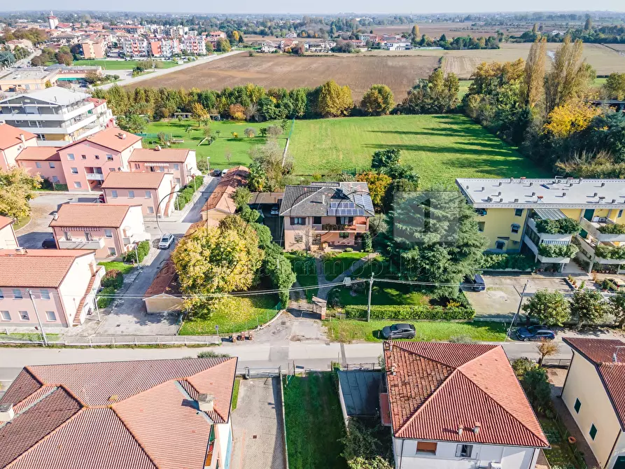 Immagine 1 di Casa bifamiliare in vendita  in Strada del Paradiso 28 a Vicenza