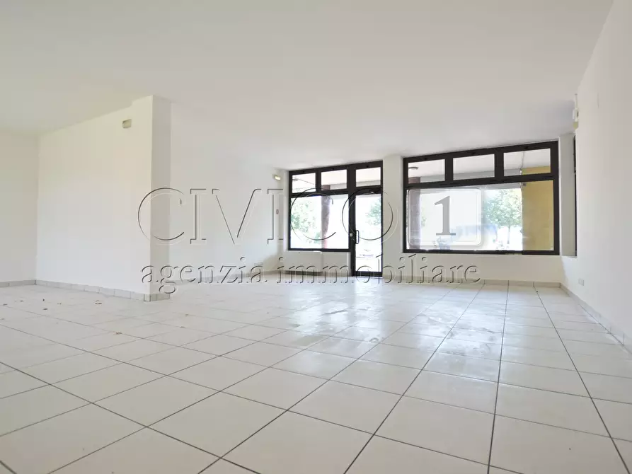 Immagine 8 di Locale commerciale in affitto  in Via San Martino a Vigodarzere