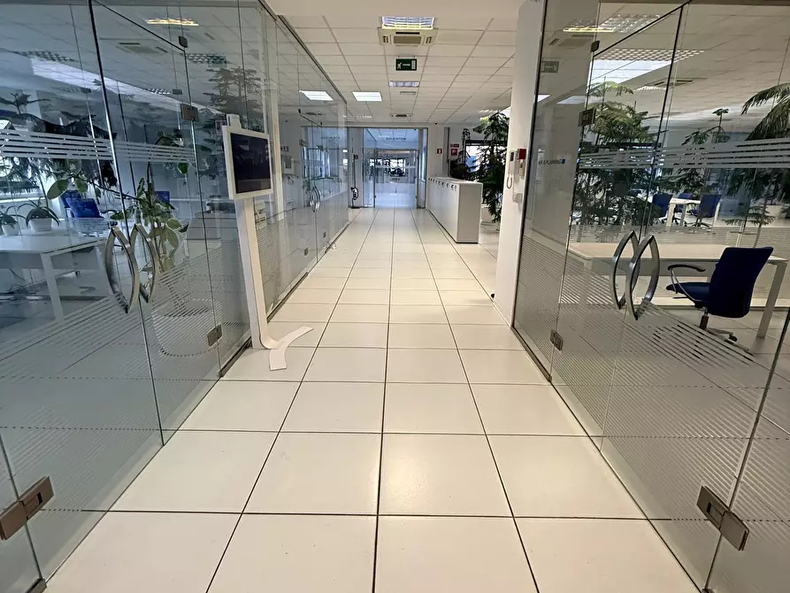 Immagine 7 di Ufficio in affitto  in Via Sempione 30 a Vergiate