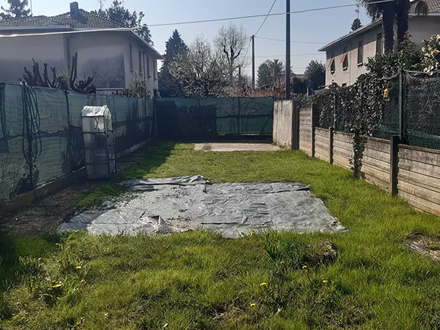 Immagine 10 di Trilocale in vendita  in Via Duca D'Aosta 10 a Somma Lombardo