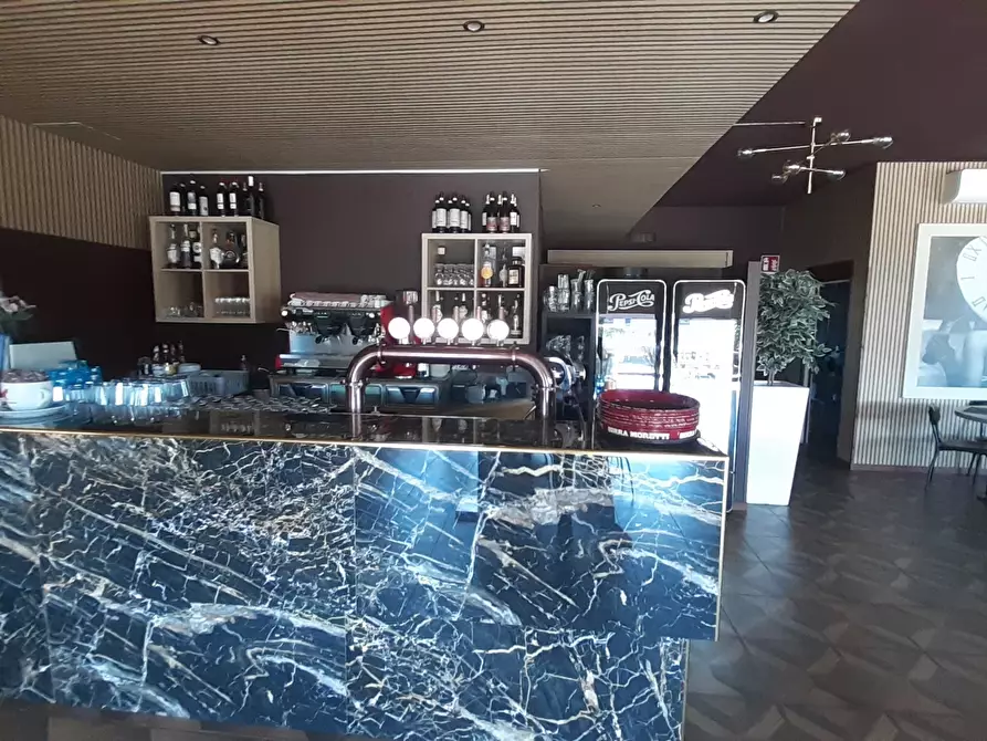Immagine 7 di Bar / Ristorante in vendita  in statale 32 a Pombia