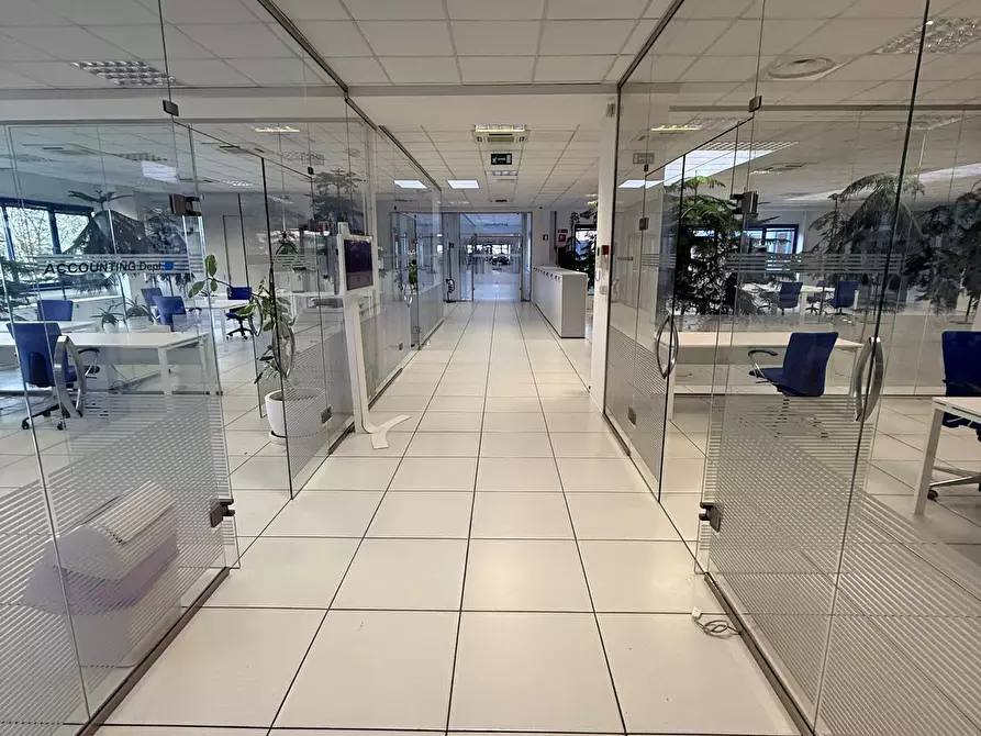 Immagine 4 di Ufficio in affitto  in Via Sempione 30 a Vergiate