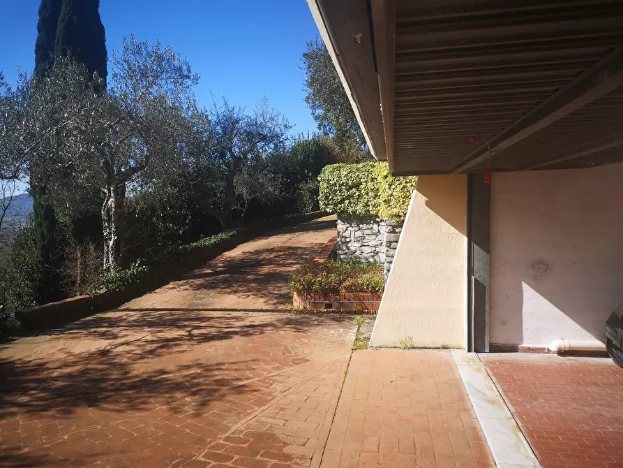 Immagine 10 di Villa in vendita  in Via Montecchio 70 a Castelnuovo Magra