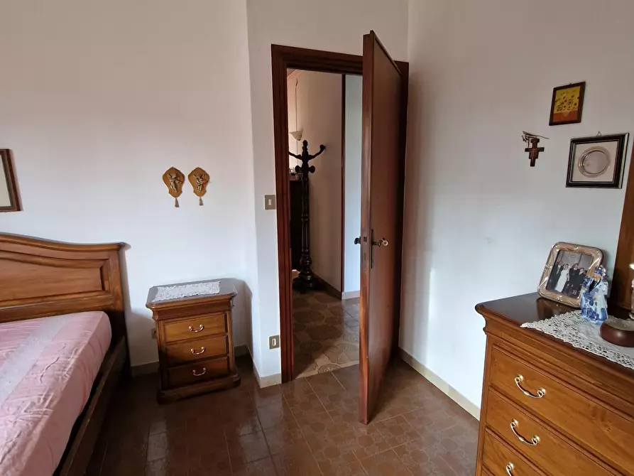 Immagine 3 di Casa semindipendente in vendita  in Via della Bassa 106 a Carrara