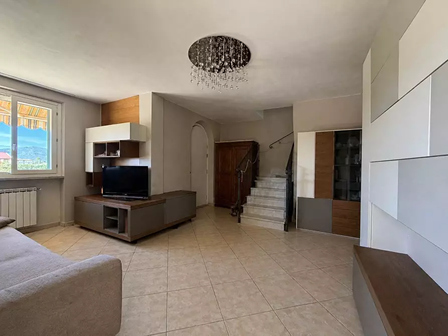 Immagine 7 di Casa semindipendente in vendita  in Via della Pace 24 a Castelnuovo Magra