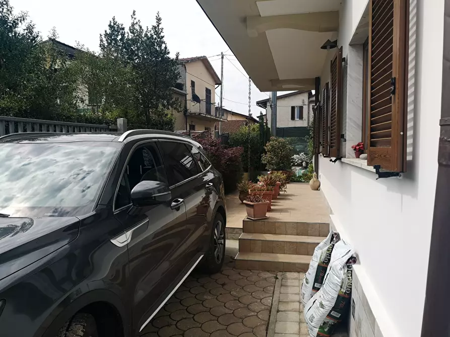 Immagine 3 di Villa in vendita  in Via Del Bozzo Nord 10 a Massa