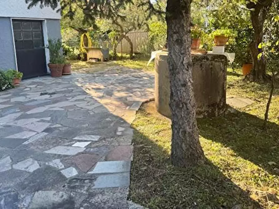 Immagine 1 di Casa semindipendente in vendita  in Via Falaschi a Ortonovo
