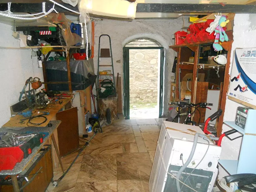 Immagine 19 di Casa semindipendente in vendita  a Ortonovo