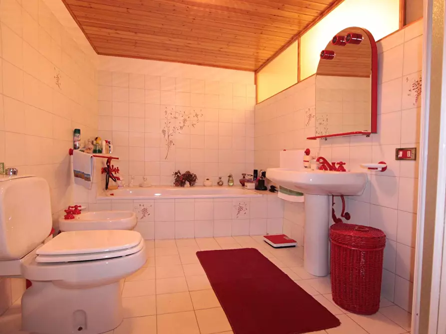 Immagine 11 di Terratetto in vendita  in Piazza Vegliante Torri 2 a Licciana Nardi