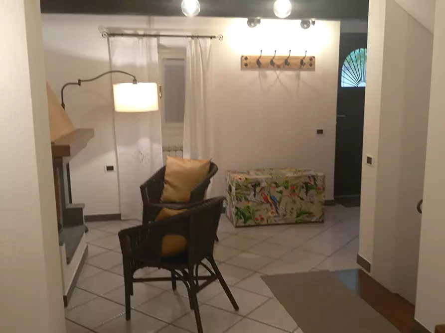 Immagine 9 di Casa semindipendente in vendita  in Piazza della Chiesa 15 a Ortonovo