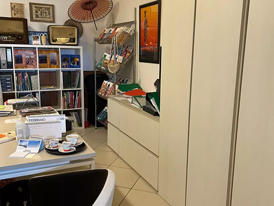 Immagine 6 di Locale commerciale in vendita  in Via della Pace I a Castelnuovo Magra