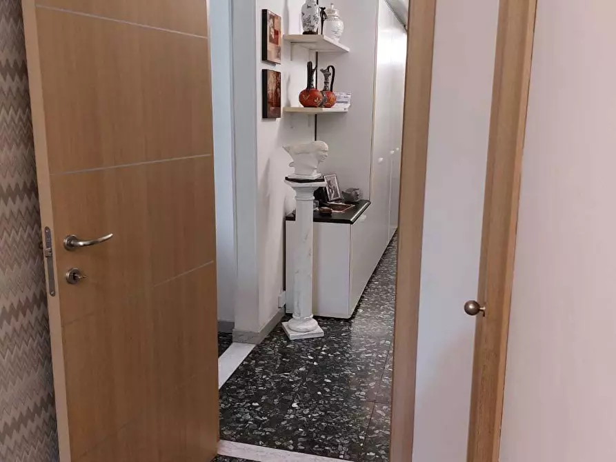 Immagine 11 di Appartamento in vendita  in Via Monterosso a Carrara